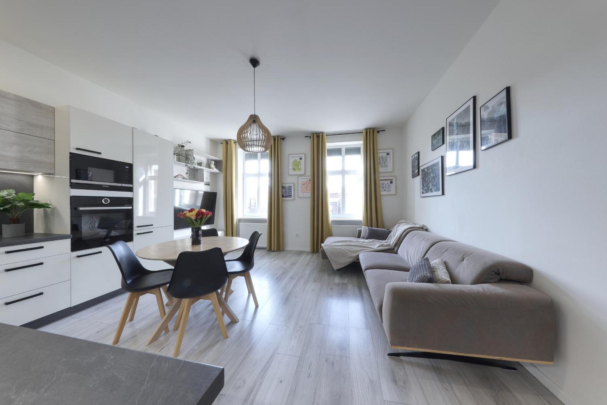Lovely 2-Bedroom Apartment In Centre Of Bratislava Buitenkant foto
